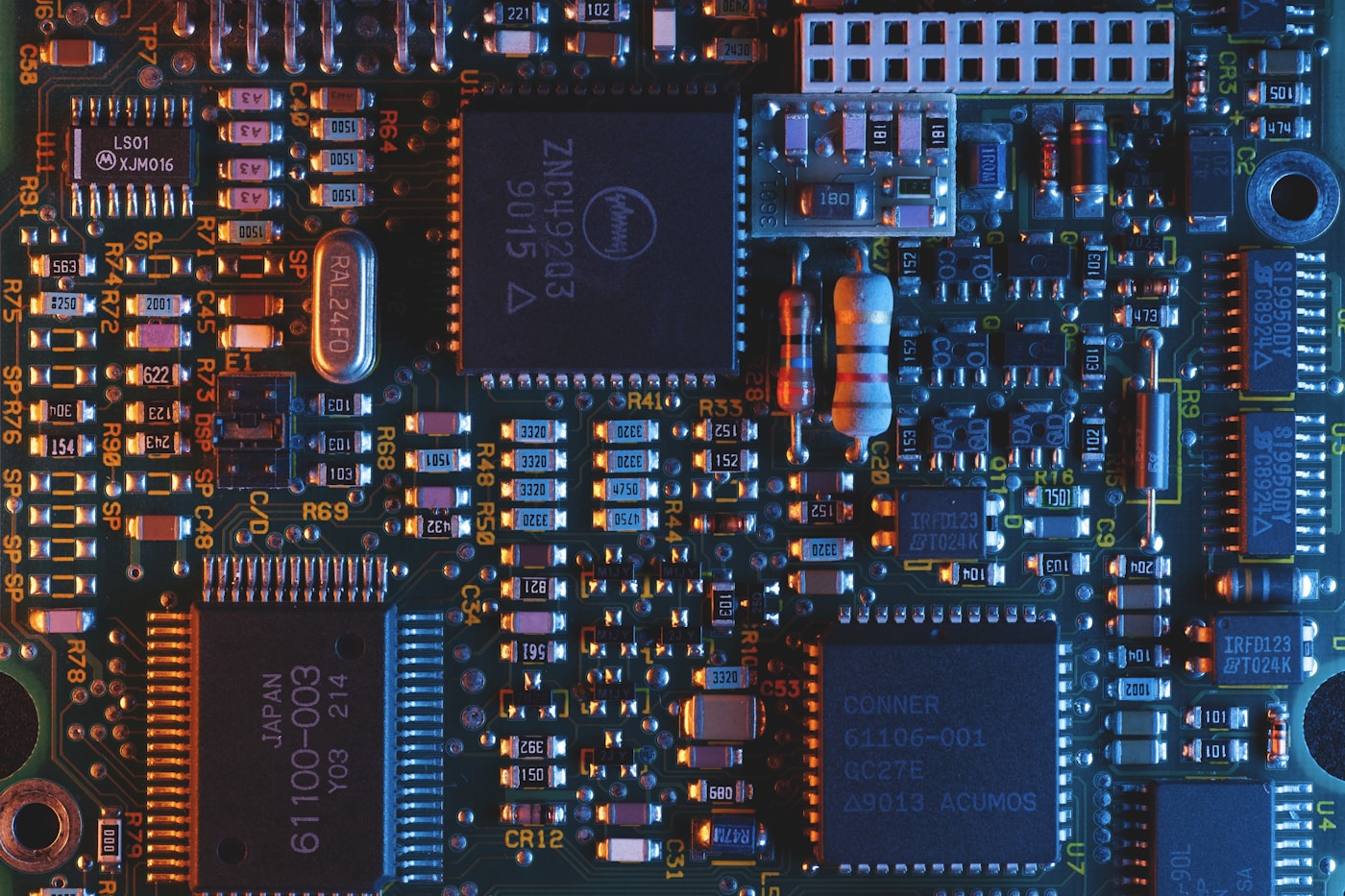 Professional electronics repair lab